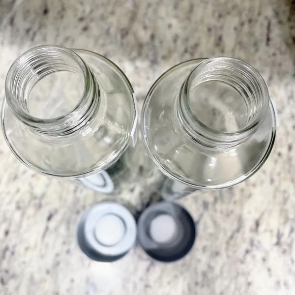 VOSS GLASS Empty Artesian Water Bottles Set of 2 Size 27.05 (1.69 pt) 800 mL - Picture 4 of 5